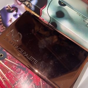 I am selling these two palettes by Natasha Denona!